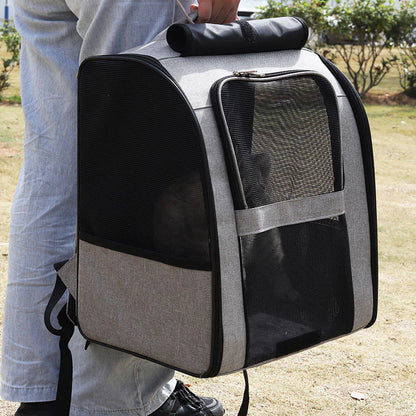 Close-up of pet carrier’s breathable mesh panels and sturdy zipper